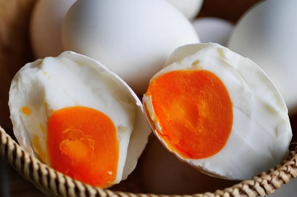 nguyên nhân khiến trứng muối chủ yếu là trứng vịt