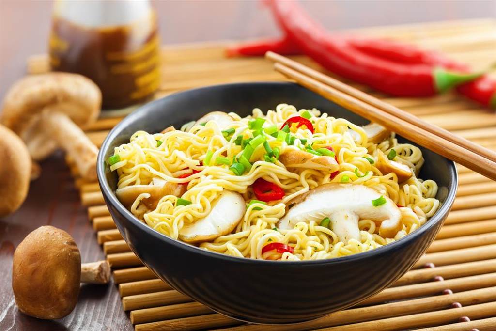 3 mẹo nấu mì ăn liền